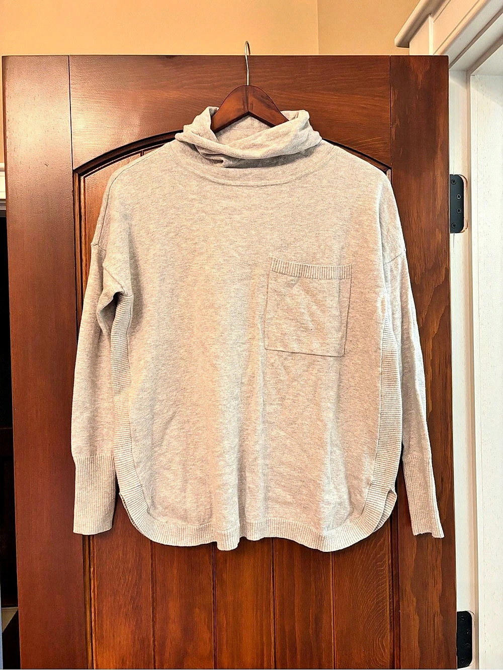 vineyard vines Cowl Neck Sweater in Gray Size XS Like New